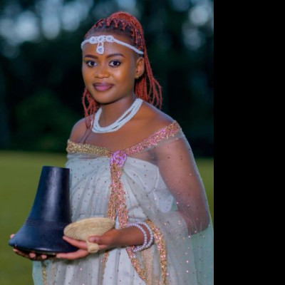 Kahunde evelyn amooti 