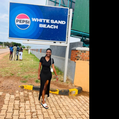 Ayamba Queen Elizabeth 